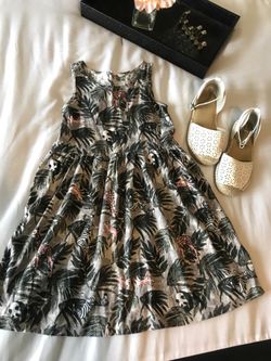 Girls dress size 6-8 (runs small more 5/6)