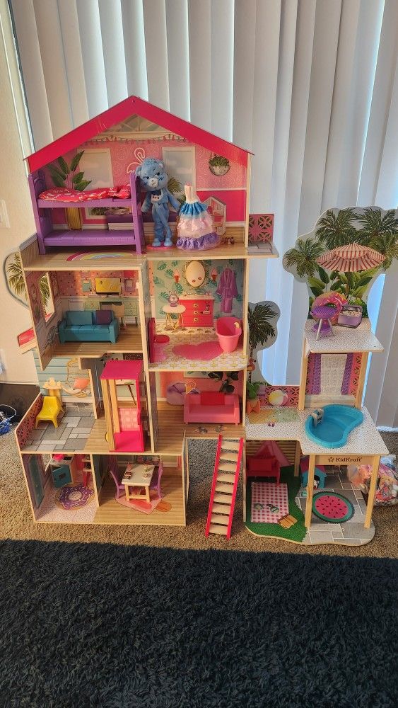 Kidkraft Pool Party Mansion Dollhouse
