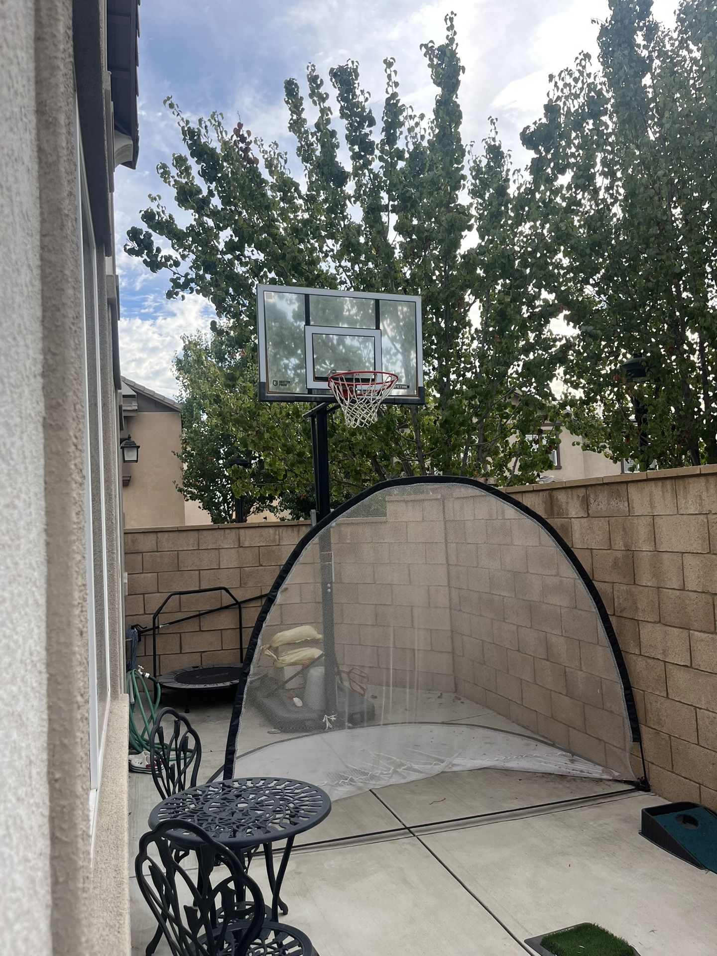 Basketball hoop