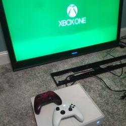Xbox One console in good condition. Fully tested and works as it should.