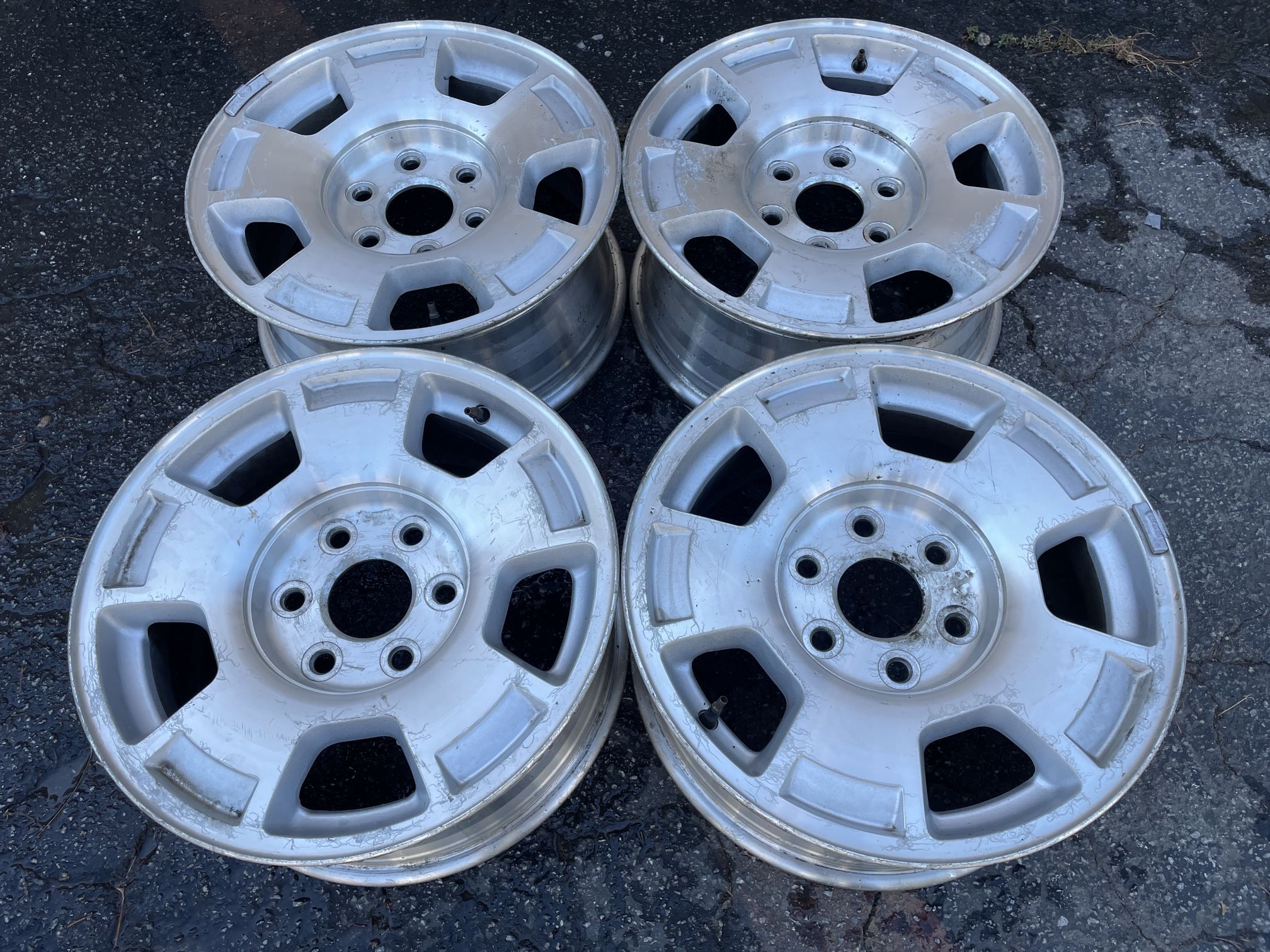 17 inch Chevy, GMC or Cadillac aluminum wheels 6 lug trucks