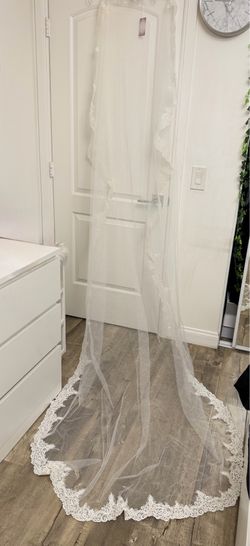 Brand New Light Ivory Shimmer Sparkle Mantilla Lace Veil Cathedral 108” inch