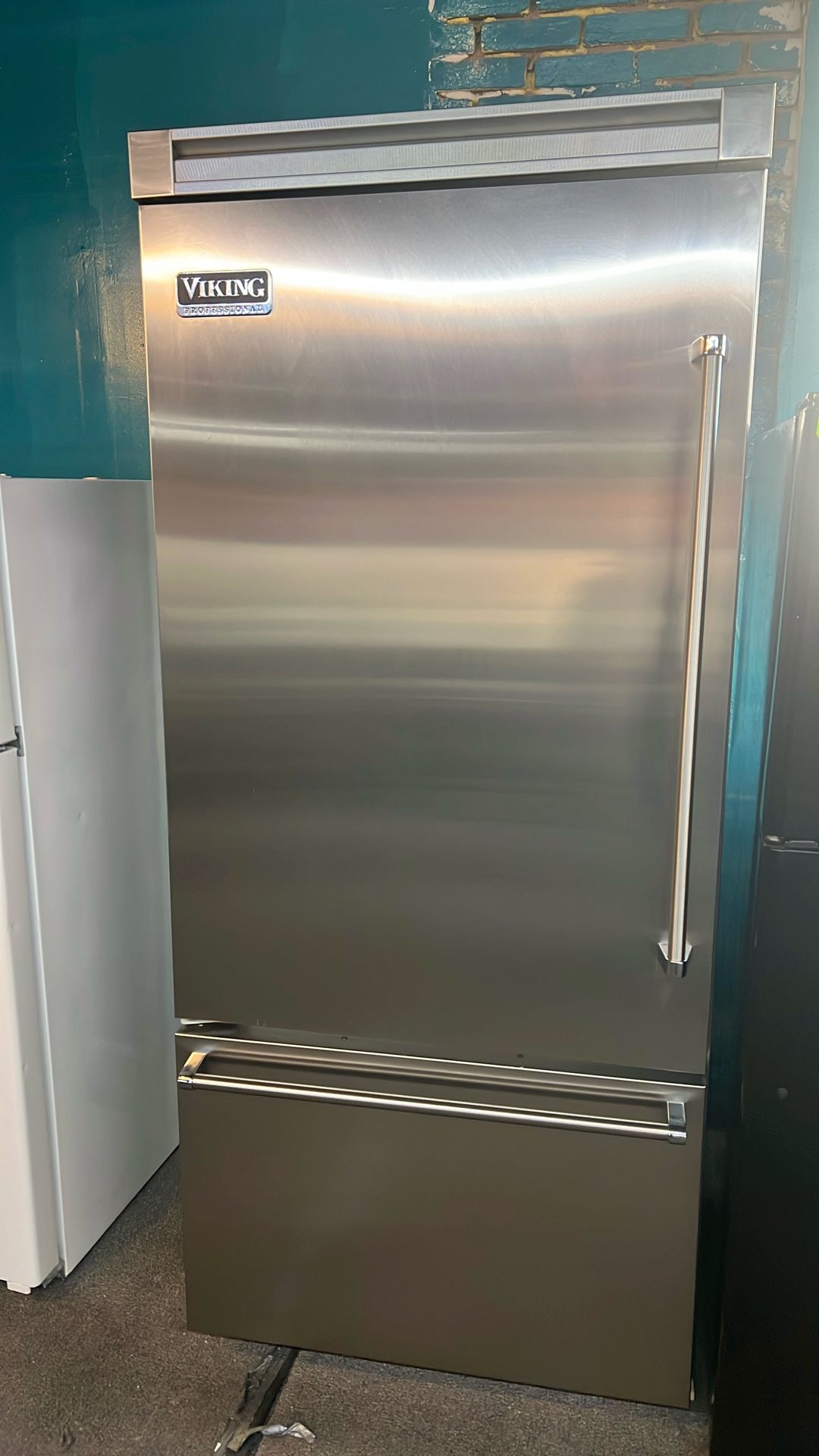 36” Wide 84” Height Viking Profesional Frige Use Perfect Working And Warranty