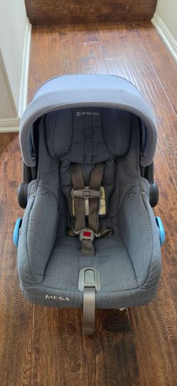UPPAbaby MESA Infant Car Seat and Two Bases
