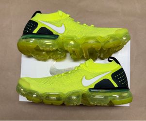 Nike Air Vapormax Flyknit 2 Volt Men’s size 8.5 running shoes Rare!