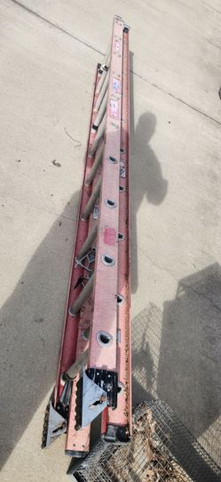 Werner Fiberglass 18-20ft extension ladder