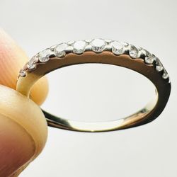 14k white Gold Ring with diamonds size 8