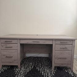 Desk with filing cabinets 