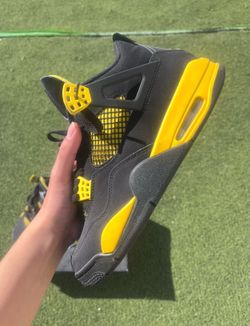 Jordan 4 Thunder