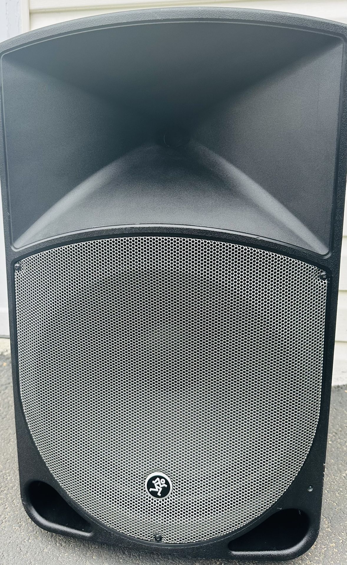 Moving Needs To Go ASAP Mackie Thump 15A. $475 OBO