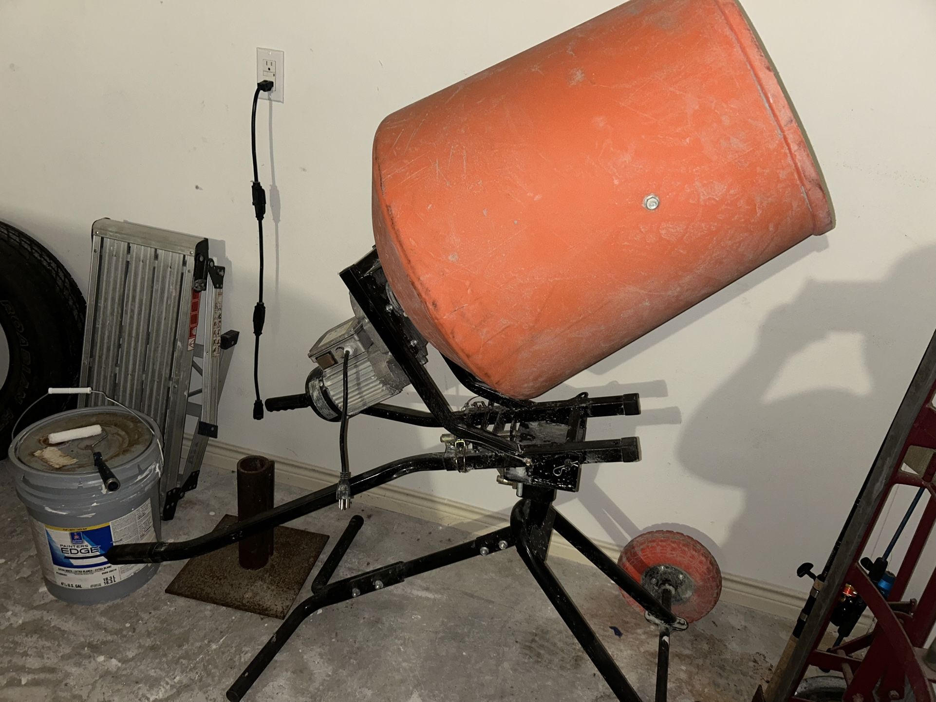 Kushlan Concrete Mixer