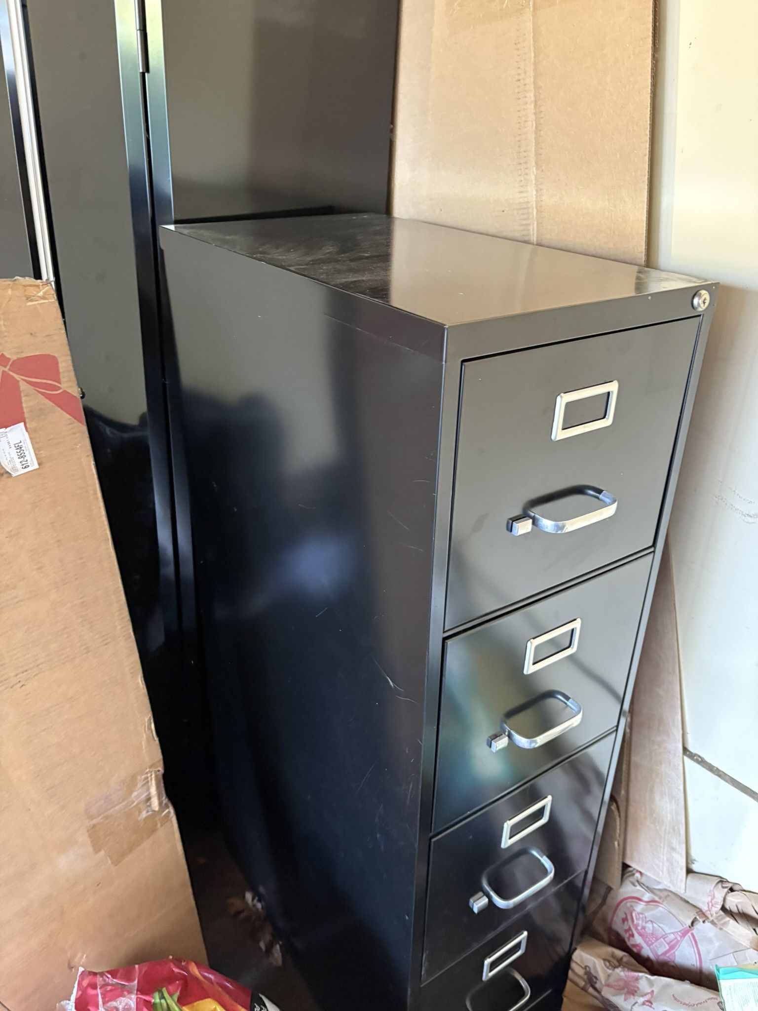 Locking 4 Drawer File Cabinet with Key