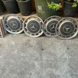 Mercedes Benz rim covers