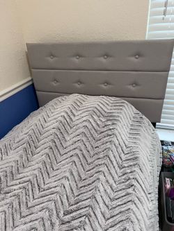 Wayfair twin mattress with headboard and blanket