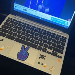 ASUS Chrome book Works Great Need New Battery 