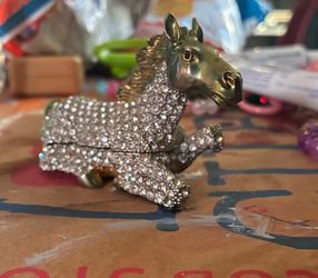 Horse Figurine (tiny storage)