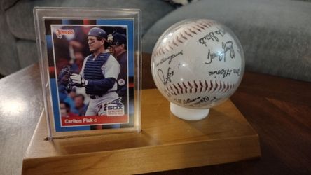 Baseball Card of Carlton Fisk and Baseball  Imprinted Autographs of Chicago White Sox