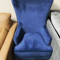Accent Chairs 