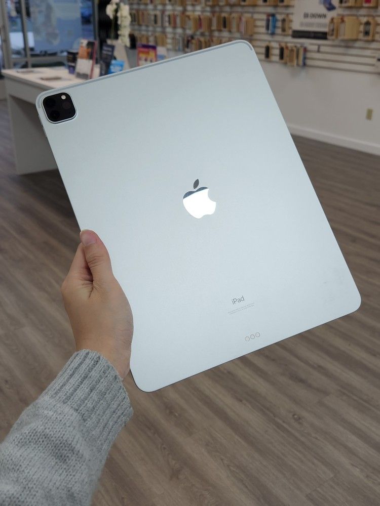 Apple IPad Pro 12.9in 3rd Gen - Message us for $5 Down Payment
