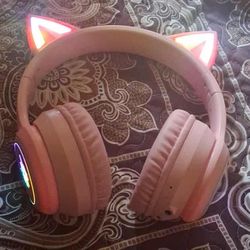 Light Up Bluetooth Headphones 
