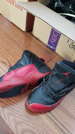 Boys Jordans 1 youth good condition flu game
