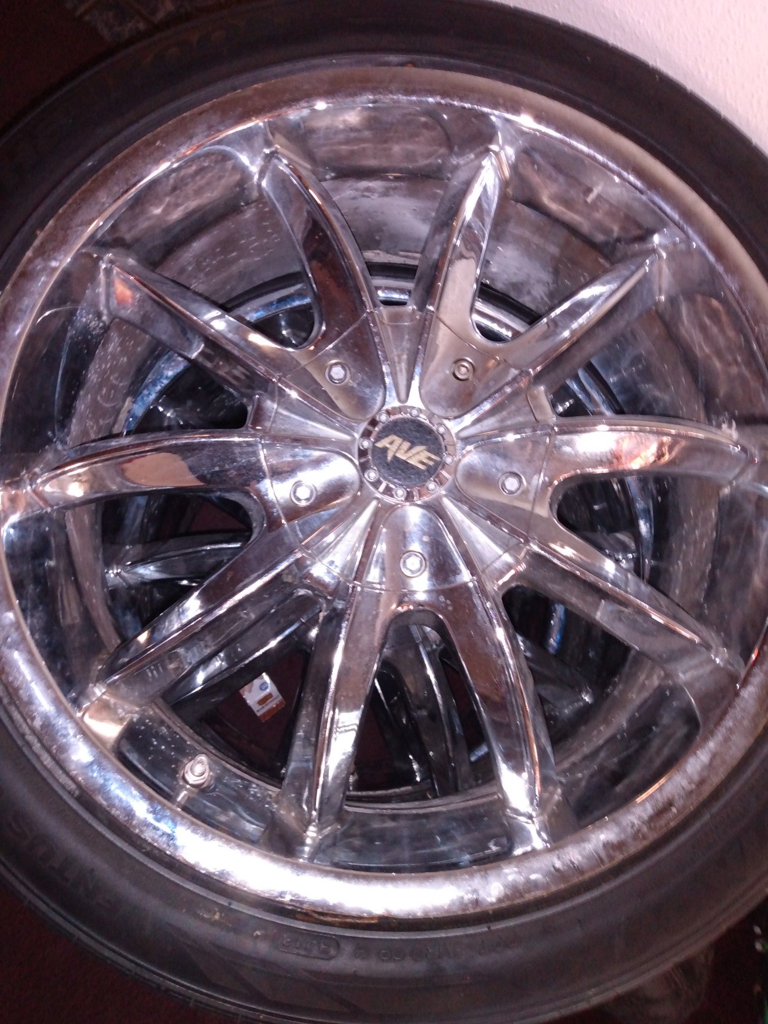 AVE UNIVERSAL RIMES NEW TIRES 18s