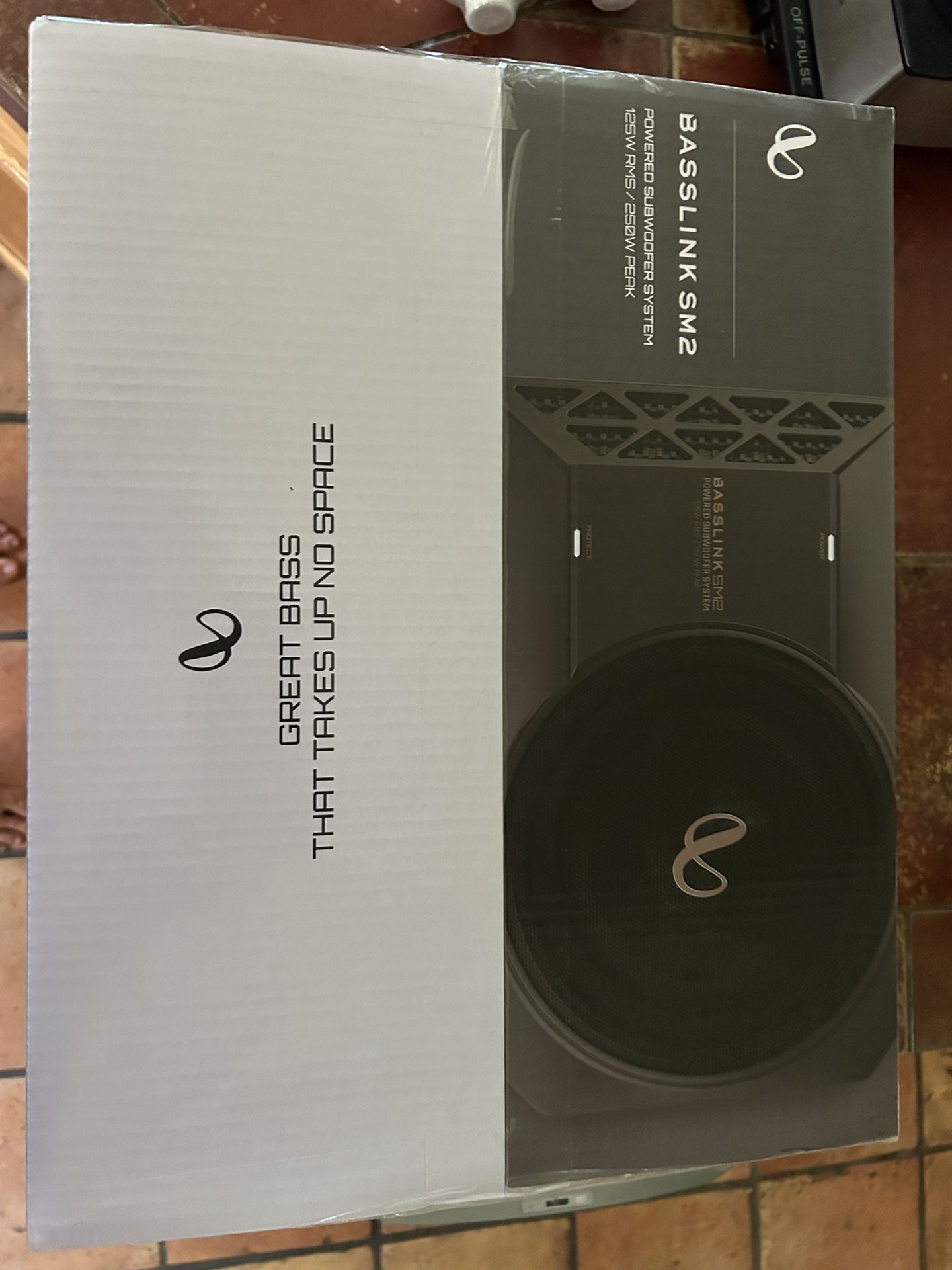 Infinity Basslink SM2 8” Self Powered subwoofer