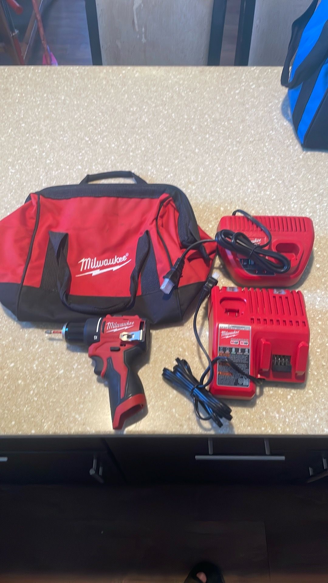 Milwaukee 12v drill/driver w/ 2 Chargers and bag