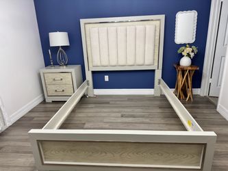 Queen Bed-frame with 1 nightstand