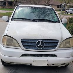 2000 Mercedes-Benz M-Class
