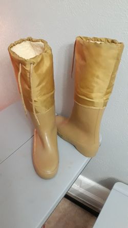 Waterproof rain boots size 8