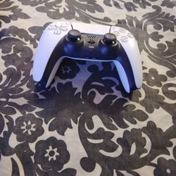 White PlayStation 5 Controller