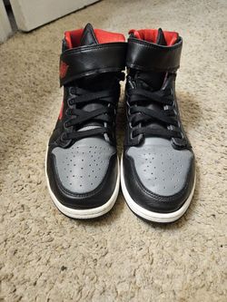 Air Jordan 1 Hi Flyease Mens Shoes