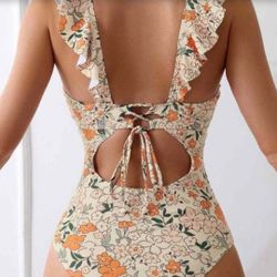 NEW Beautiful floral one piece XS