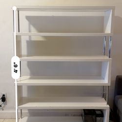 Modern White Shelf – 5 Tie