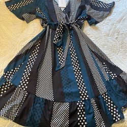 Pretty Ladies Dress Sz10/12, New! $15