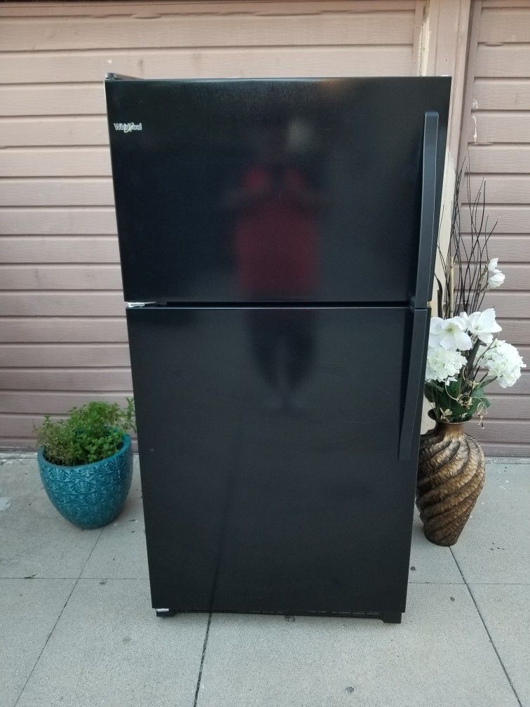 3MONTHS WARRANTY 33X31X66 WHIRLPOOL FRIDGE 21CUFT BLACK