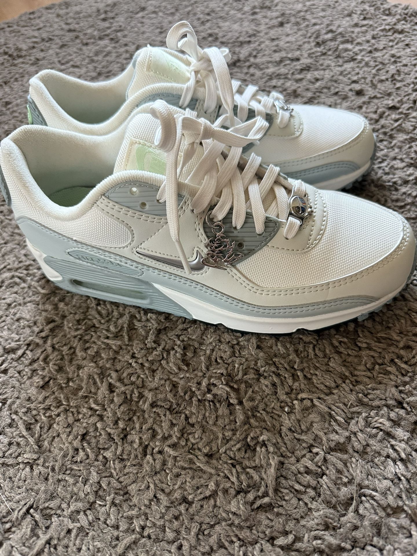 Nike Air Max (Size 8.5 Women) Like New