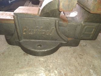 Buffalo bench vise