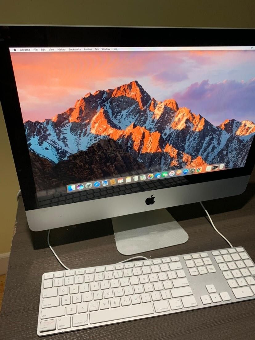 MacOS Sierra With Keyboard And Wireless Mouse
