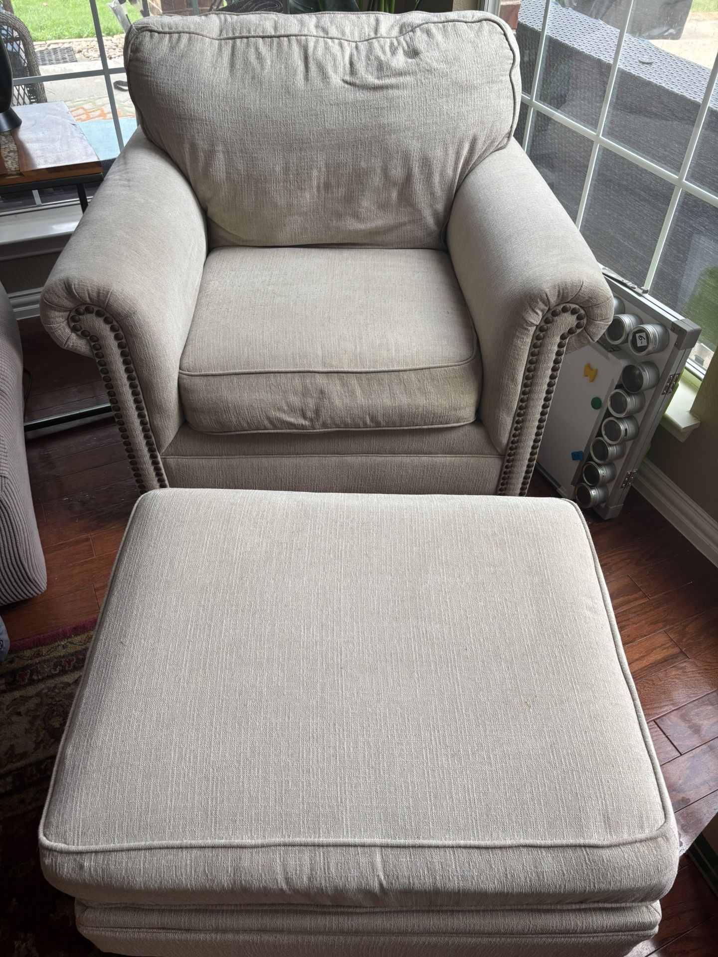 Chair with Matching Ottoman/foot rest