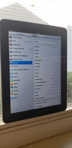 iPad 1st Generation (32GB ORIGINAL IPAD 2010) READ DESCRIPTION