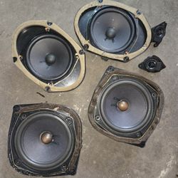 Mazda Bose SPEAKERS With 2 Free Speakers
