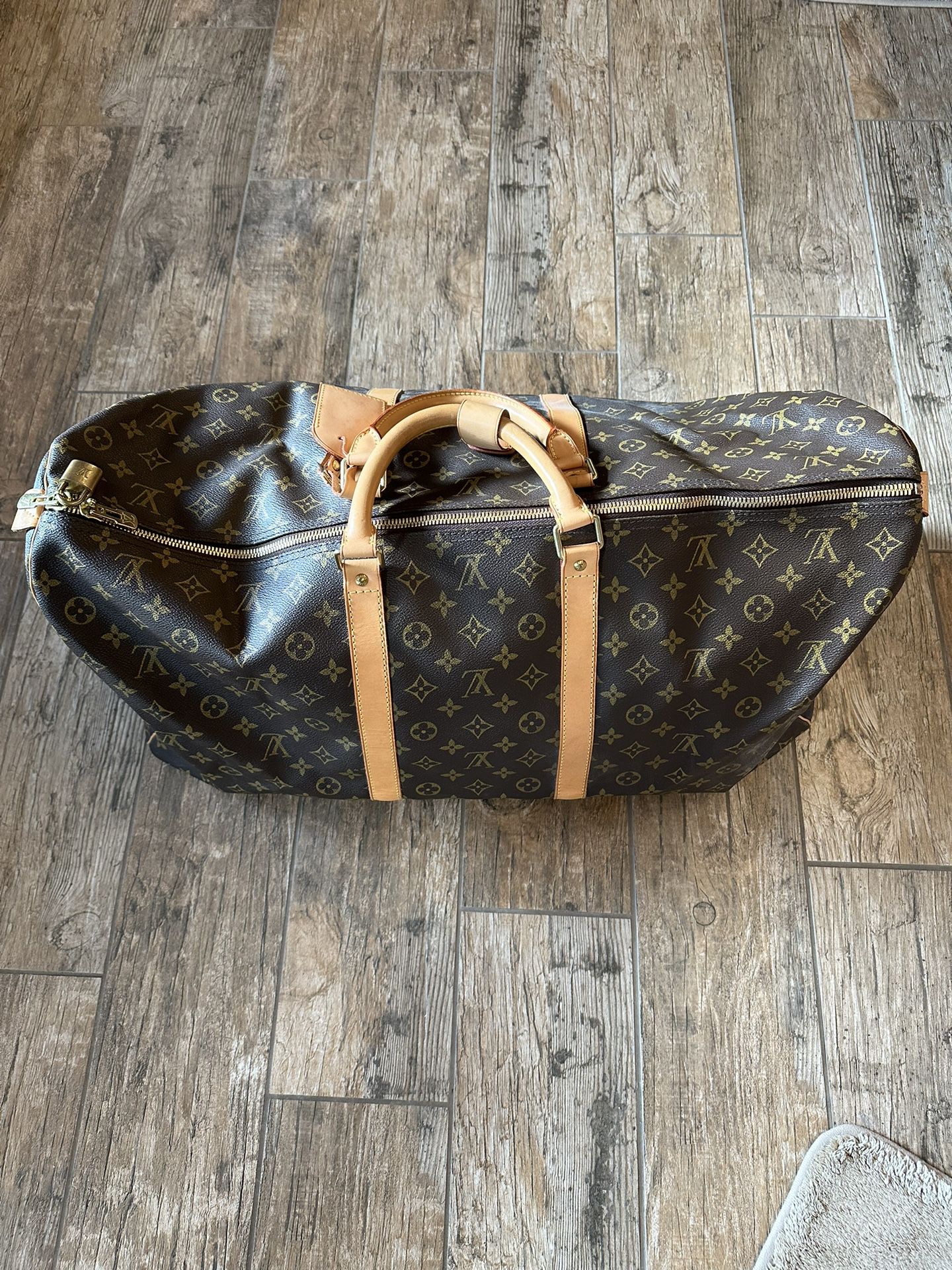 Authentic Louis Vuitton Keepall Duffle Bag for Sale in Irving, TX - OfferUp