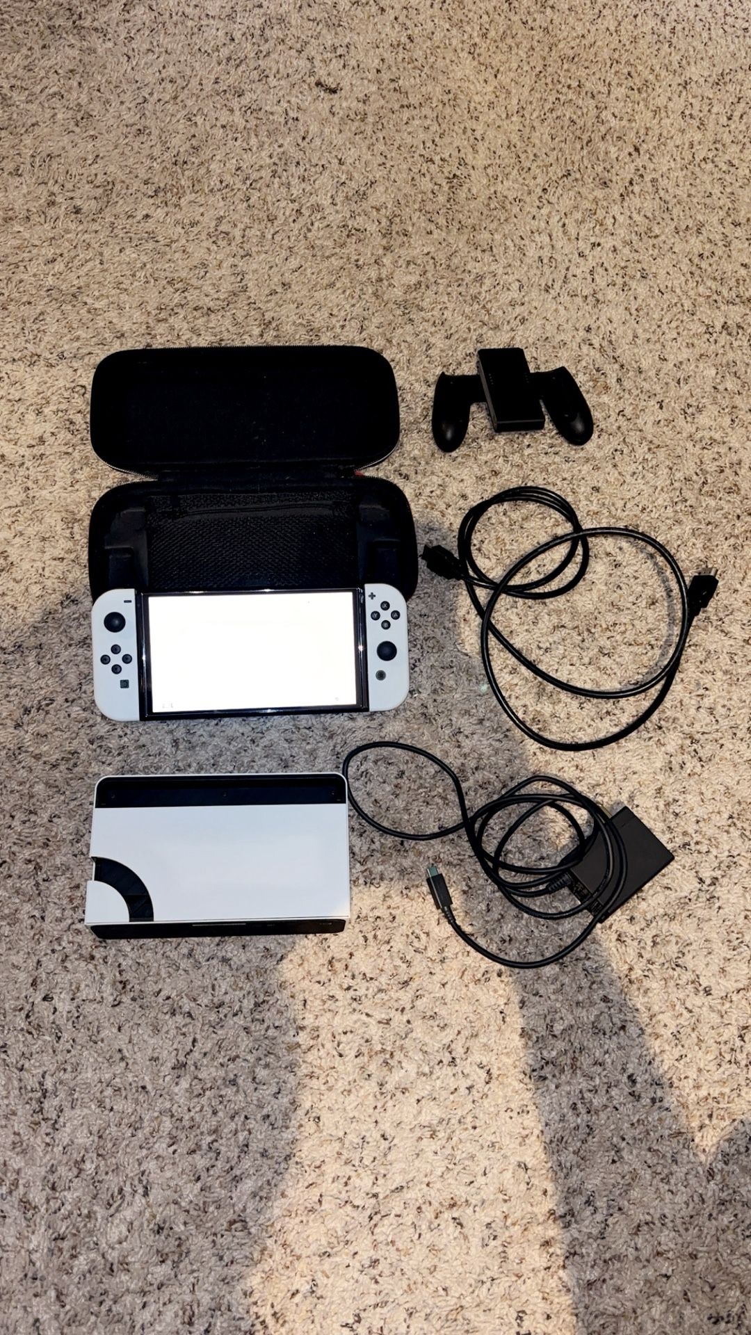 Nintendo switch OLED LIKE NEW
