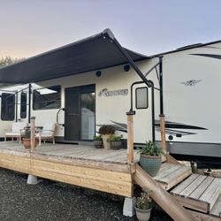 2019 Keystone Residence Trailer 