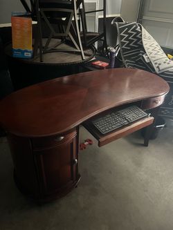 Computer desk