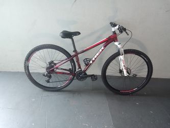 BICYCLE TREK 24 SPEED SIZE 29 BRAND NEW 