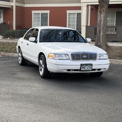 2003 Ford Crown Victoria
