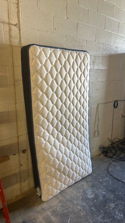 Twin Mattress. Barley used.